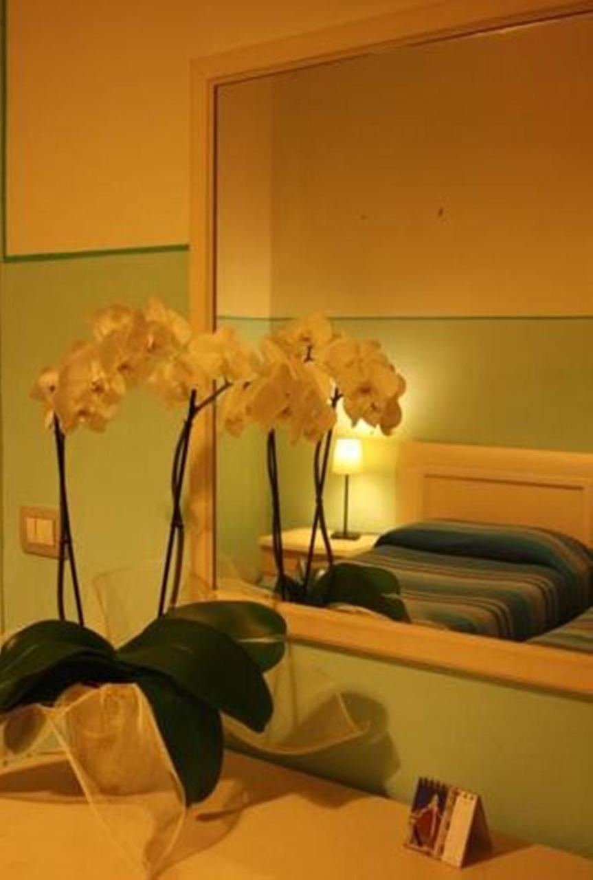 Affittacamere Casa Corsi ฟลอเรนซ์ ภายนอก รูปภาพ